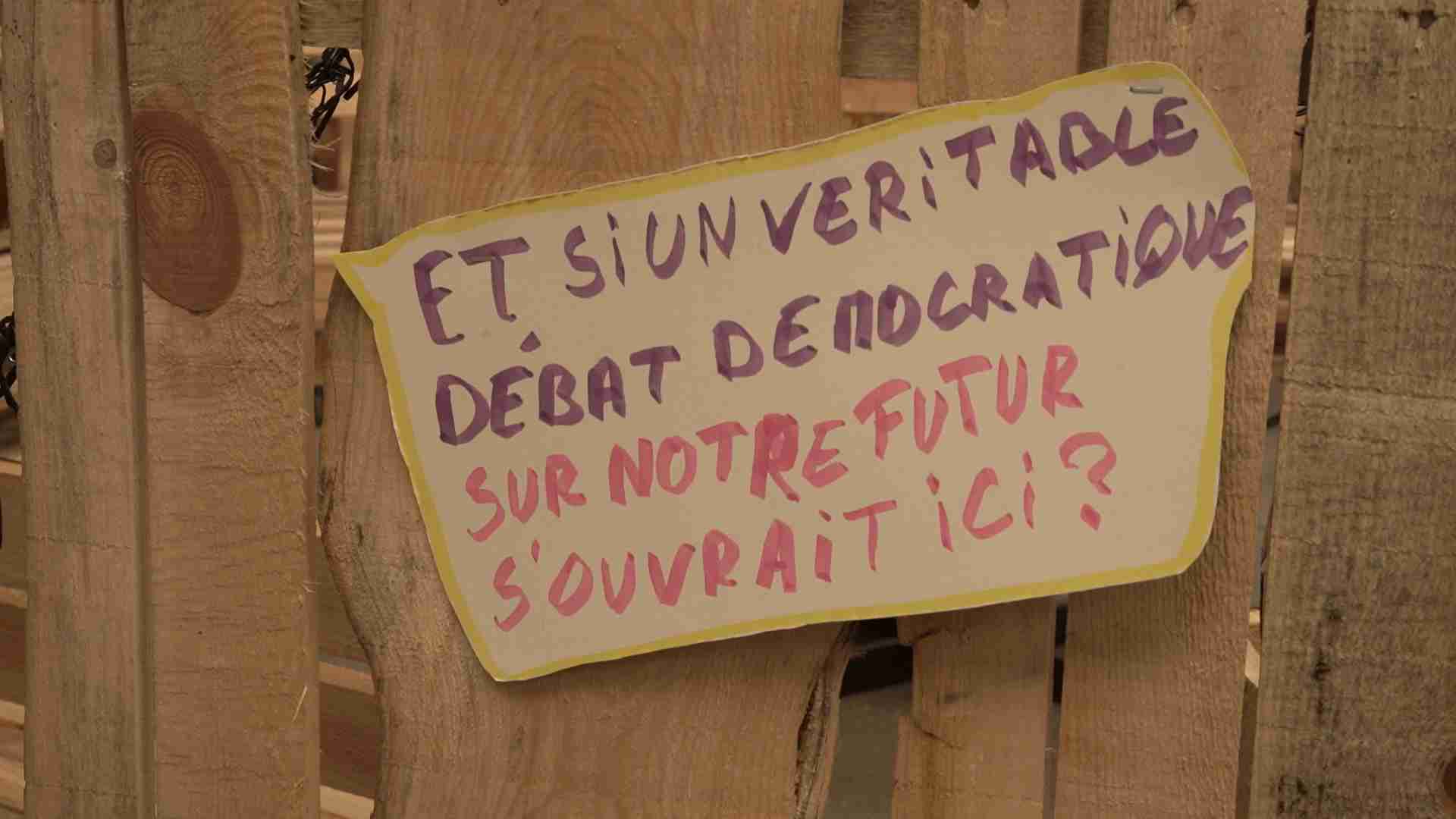 Comment recréer du lien entre élus politiques et citoyens ?